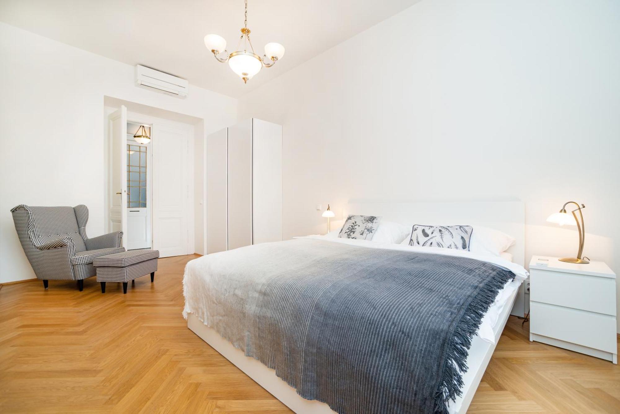 Quiet Apartment In The Old Town Прага Екстер'єр фото