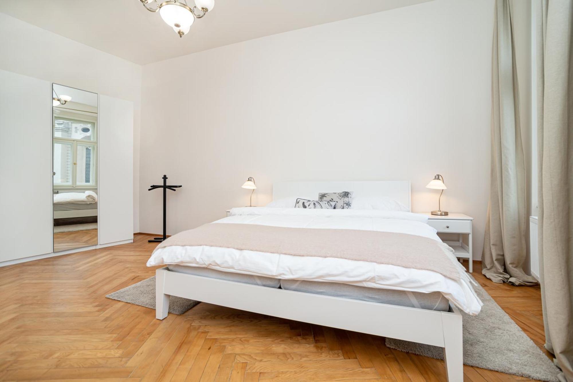 Quiet Apartment In The Old Town Прага Екстер'єр фото